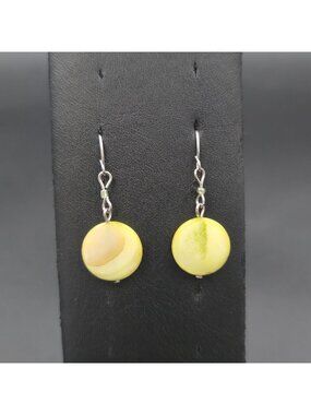 Yellow Green Round Shell Dangle Earrings A7535